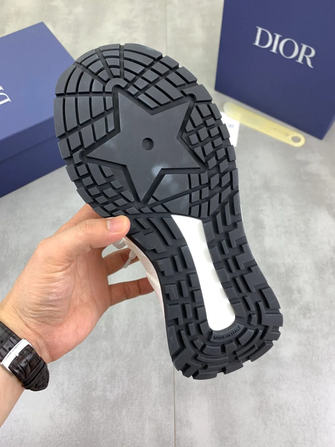 Men's Men's Shoes💰P440💰[New Style]🆘[Dior] 2025 Dior Original Lace-up Low-top Men's Shoes Classic casual shoes 🔥This model is the official classic model, with high quality and made by famous original designers. It is made of high-quality cowhide with original materials➕comfortable and breathable mesh lining➕pigskin insole. The perfect last shape and generous and fashionable design have attracted many consumers and are suitable for drivers to drive🚗. What you want is the best quality in the market. Color: seven colors. Code number: 38--44 (45 46 customized)